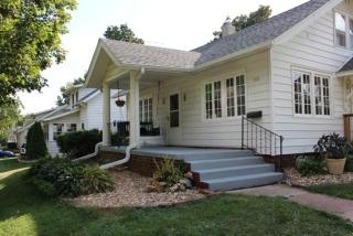 3038 E Ave, Cedar Rapids IA  52402-4322 exterior