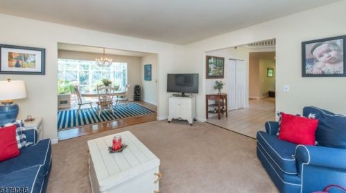 5 Cliffside Way, Andover NJ  07821-5042 exterior