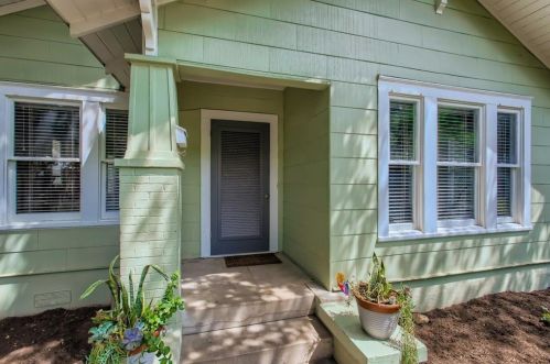 3901 Becker Ave, Austin TX 78751-5209 exterior