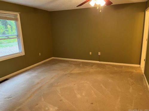 415 Ashmead Cmns, Enfield CT 06082-2758 exterior