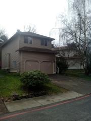 2125 8th Dr, Seattle, WA 98055-3944