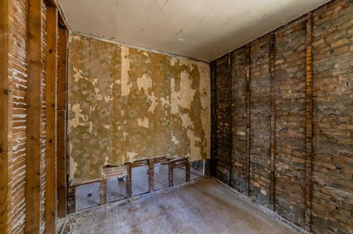 7709 Eberhart Ave, Chicago IL 60637-2485 exterior