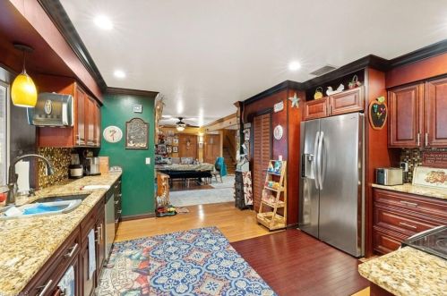 561 2nd St, Naples, FL 34117-9366