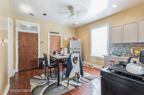 7029 Artesian Ave, Chicago IL 60629-1423 exterior