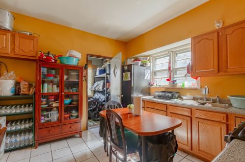 2655 Kedvale Ave, Chicago IL 60623-4324 exterior