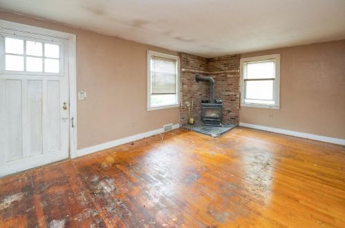 25 Main St, Plaistow NH 03865-3009 exterior