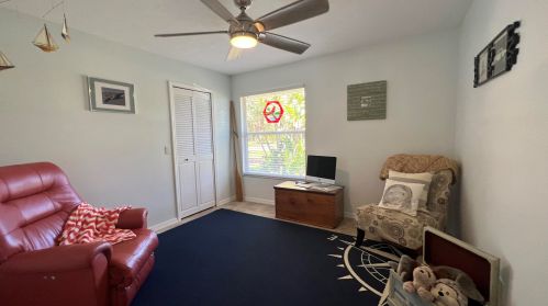 1911 Gaskins Cir, Fort Pierce FL  34952-6640 exterior