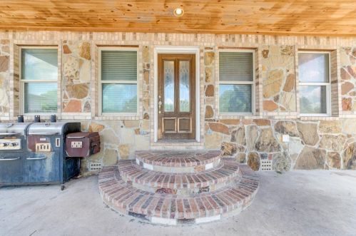 1020 2nd St, Hempstead TX  77445-5503 exterior