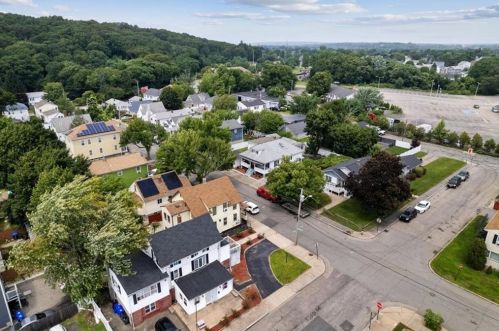 126 Moorefield St, Providence RI 02909-4835 exterior