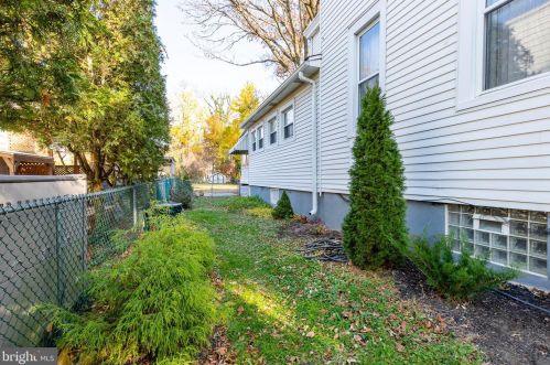 31 Chestnut Ave, Camden NJ 08107-2207 exterior