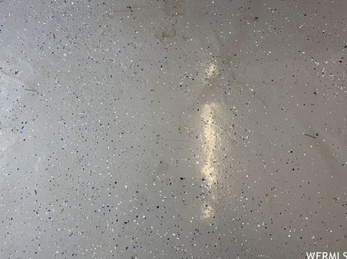 195 Shelly Louise Dr, Sandy UT 84070-4212 exterior