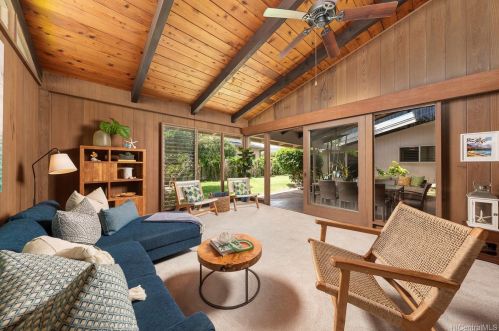 615 Kuana St, Honolulu, HI 96816-4916