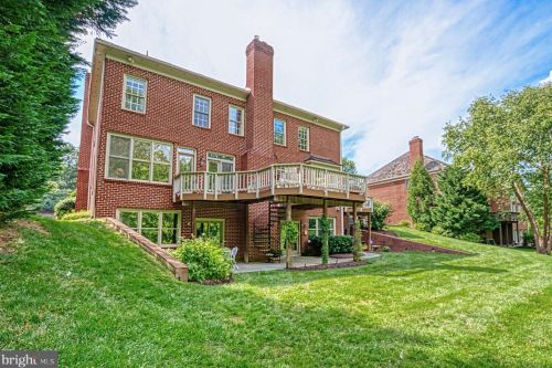 1613 Maddux Ln, Mc Lean VA 22101-3200 exterior