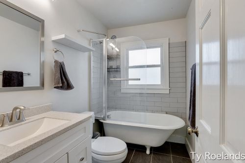 919 Leonard St, Grand Rapids MI 49504-4153 exterior