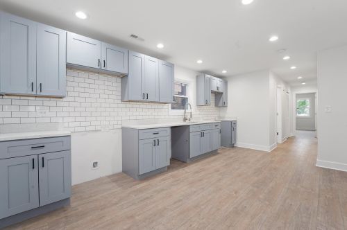 5433 Damen Ave, Chicago IL 60609-5647 exterior