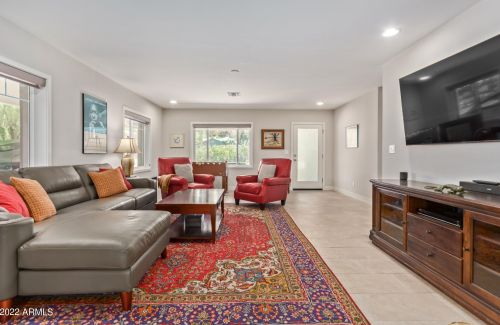 6720 11th St, Phoenix AZ  85014-1028 exterior