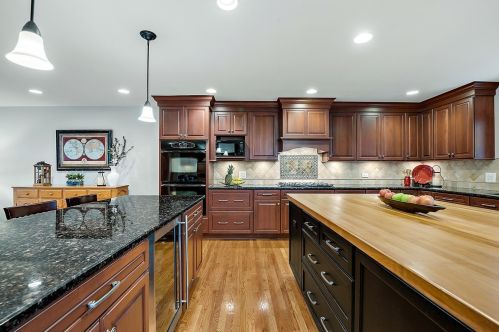 306 Yorkfield Ave, Elmhurst, IL 60126-5316