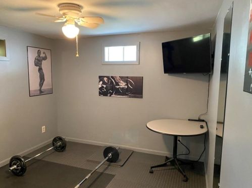 270 Main St, Seabrook NH 03874-4516 exterior