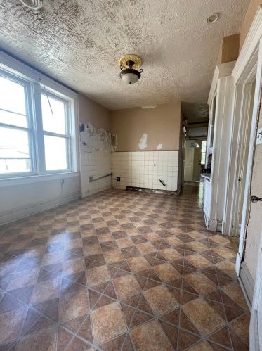 2420 Sawyer Ave, Chicago IL 60647-2541 exterior