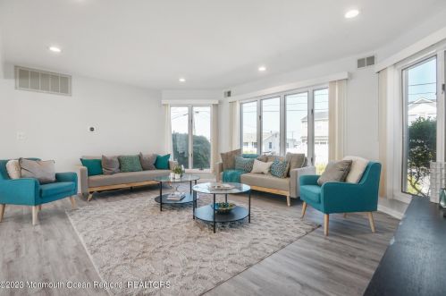 829 Spar Dr, Lacey NJ 08731-3028 exterior