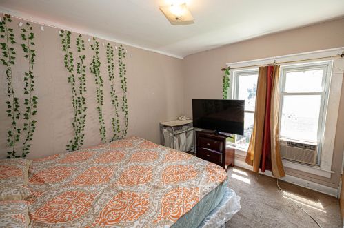 102 Chapel St, Waukegan IL 60085-5410 exterior