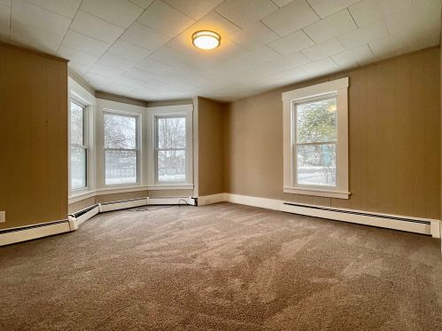 48 Pembroke Rd, Concord NH  03301-5642 exterior