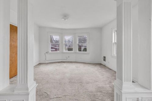 251 Flax Hl Rd, Norwalk CT 06854-2505 exterior