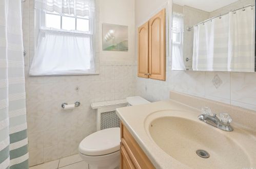 61 21 St, Huntington Station NY 11746-3259 exterior