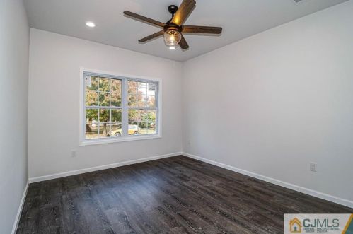 6 Dayton Rd, Edison NJ  08817-4007 exterior