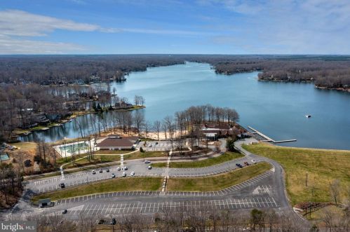 537 Monticello Cir, Locust Grove VA 22508-5151 exterior