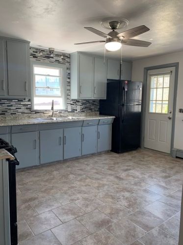 138 Fiberloid St, Springfield MA 01151-1006 exterior