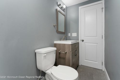 376 Barnegat Ave, Berkeley Township NJ  08721-1112 exterior