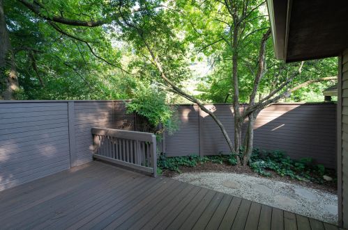 919 Essex Cir, Kalamazoo MI 49008-2349 exterior