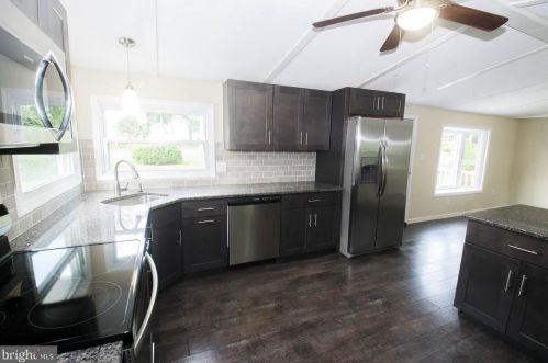 2137 Buchert Rd, Pottstown PA 19464-2460 exterior