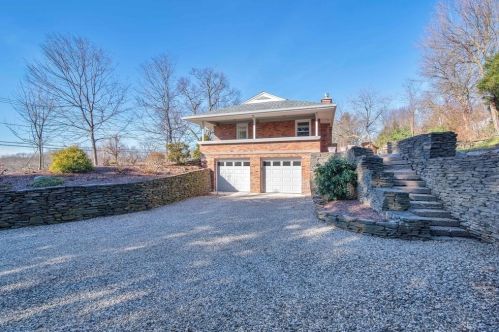 1110 Amostown Rd, West Springfield MA 01089-4309 exterior