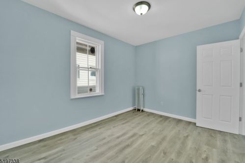 33 Liberty St, Town Center NJ 07052-5501 exterior