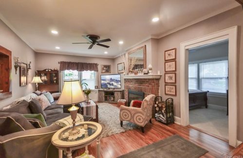 310 Collins Ave, Mount Vernon NY 10552-1002 exterior