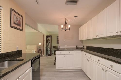 805 97 Ave, Naples FL 34108-2284 exterior