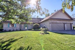 1493 Eden Gardens Dr, Fenton, MI 48430-9605