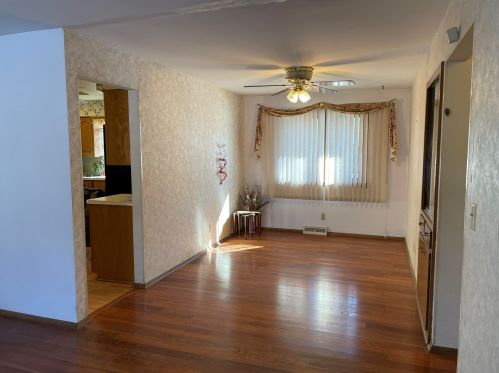 2025 Clayton Crst Ave, Milwaukee WI 53221-3732 exterior