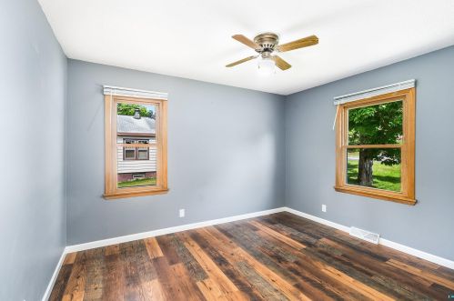 1602 Linzie Rd, Duluth MN 55811-1647 exterior