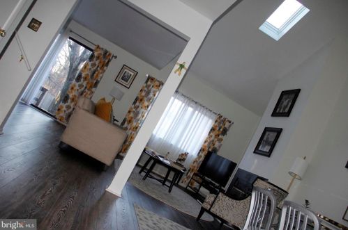 6 Rebecca Ct, Trenton NJ 08628-3339 exterior