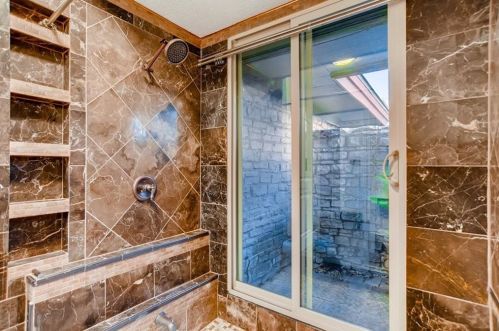 8702 Crst Rdg Cir, Austin TX 78750-3018 exterior