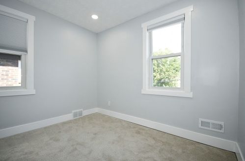 42 Queenston St, Pittsburgh PA 15210-4143 exterior