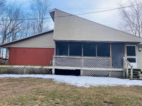 19040 Mckenzie St, Cassopolis MI  49031-9462 exterior