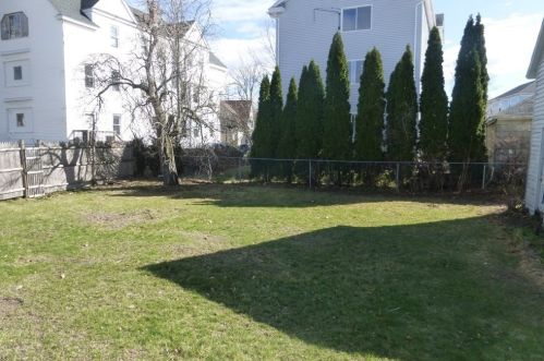 54 King Philip Rd, Worcester MA 01606-2385 exterior