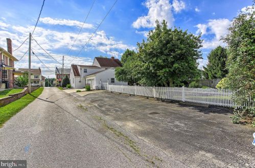 822 Broadway, Hanover PA  17331-2015 exterior