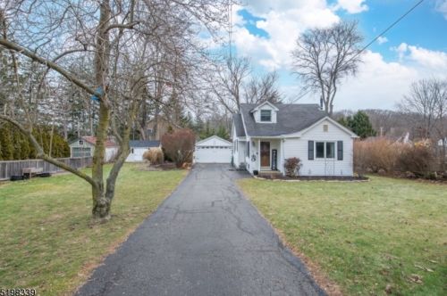 18 Balchen Way, Rockaway, NJ 07866-4702