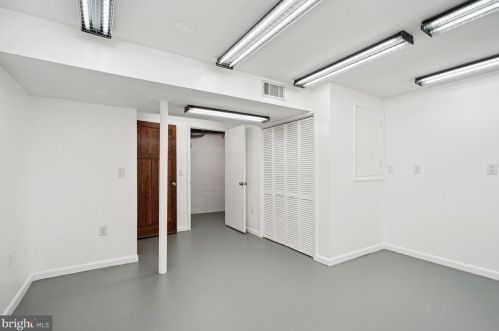 5602 Justis Pl, Alexandria VA 22310-1325 exterior