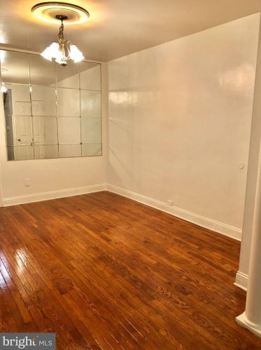 2437 11 St, Philadelphia PA 19123-1135 exterior